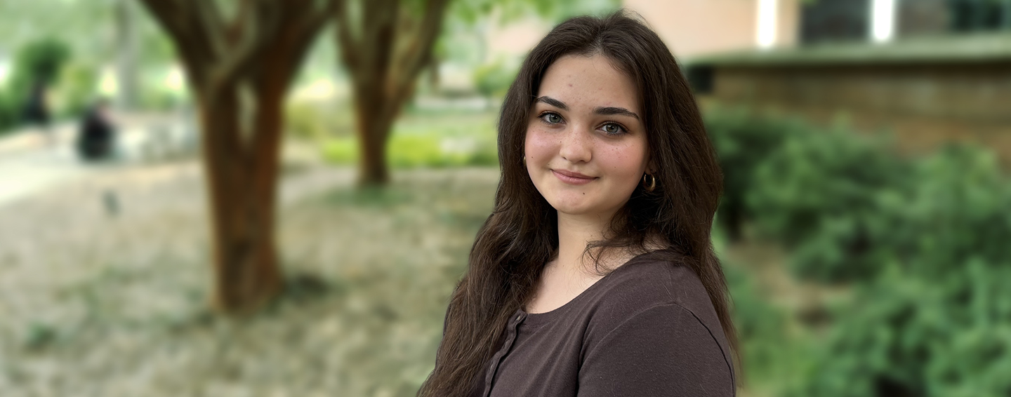 profile photo on campus of a USC Upstate student in the Pre-Dental Program  